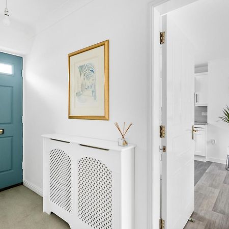 Luxurious 3 Bed House With Free Parking, Close To The Train Station & Town Брэйнтри Экстерьер фото